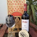 conjunto da caja botella y copa de vino mas posavasos