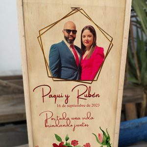 Hexágono flores rojas